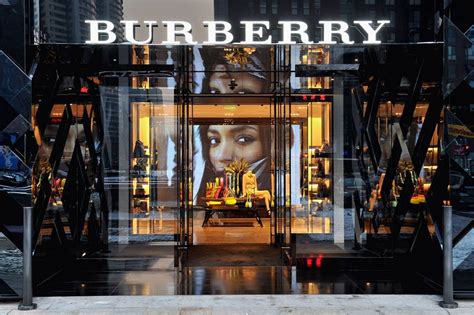 burberry and data mining|Burberry fashion technology.